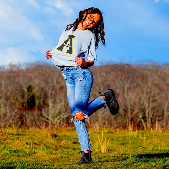 Meet your Posher, Cady - Picture 1 of 1